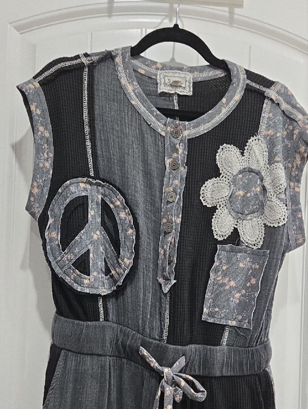 POL Gray and Black Patchwork Maxi Jumpsuit with Appliqué - Picture 3 of 6